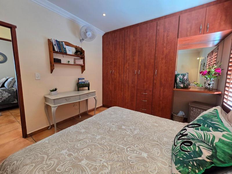 5 Bedroom Property for Sale in Golden Mile Western Cape